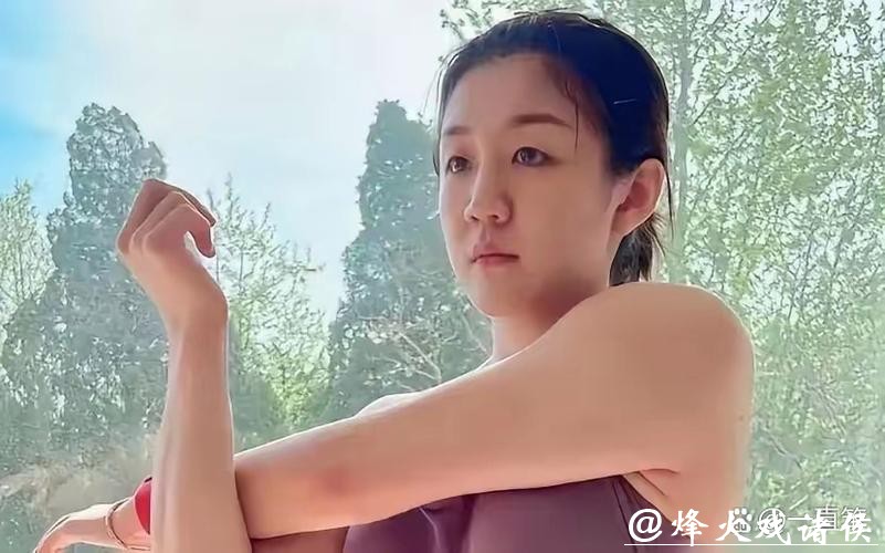 瞧瞧这是陈梦的一张照片,少女时代的她不胖脸上没有婴儿肥,笑得自然甜蜜坐在旁边的是羞涩的樊振东他们后来成为国乒顶梁柱 瞧瞧这是陈梦的一张照片,少女时代的她不胖脸上没有婴儿肥,笑得自然甜蜜坐在旁边的是羞涩的樊振东他们后来成为国乒顶梁柱