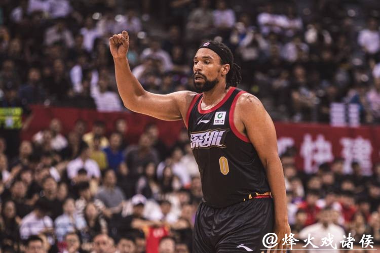 萨林杰末节抛投点燃主场，广东如何用这套新“皮带”将广州防线彻底拉开？