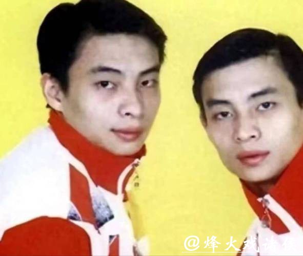 52岁李大双,为儿子庆1岁生日!6瓶茅台封酒,娇妻穿貂皮显富态 52岁李大双,为儿子庆1岁生日!6瓶茅台封酒,娇妻穿貂皮显富态